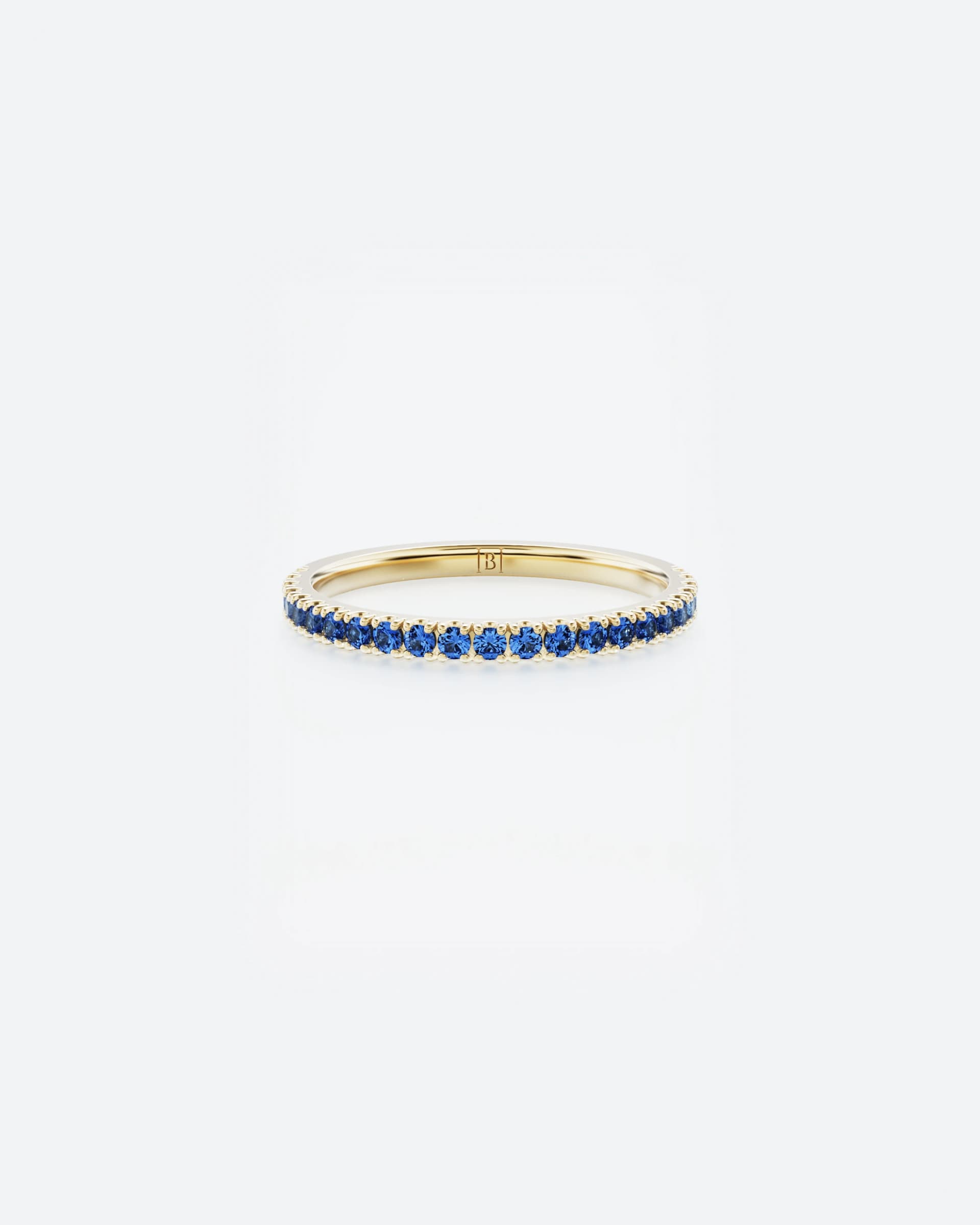 0.30ct Juostele su naturaliais safyrais